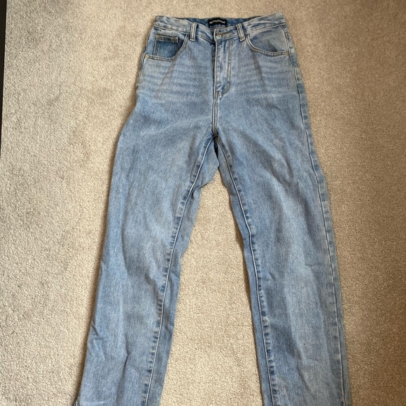 Pretty little thing jeans with side flares. Size 4 - Picture 4 of 4